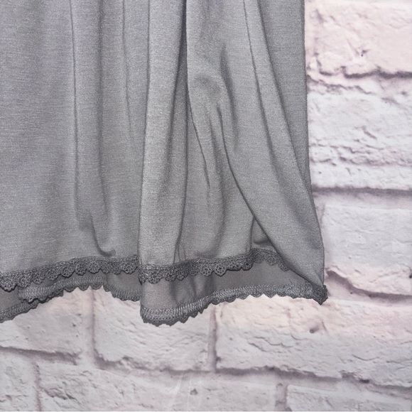 Oversized Tank Top - Picture 8 of 9